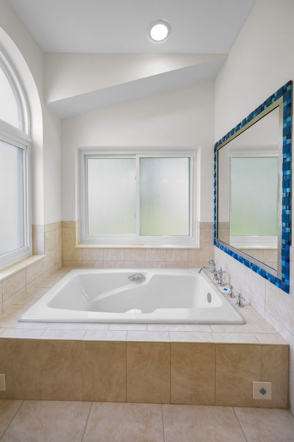 Master Bathroom1c