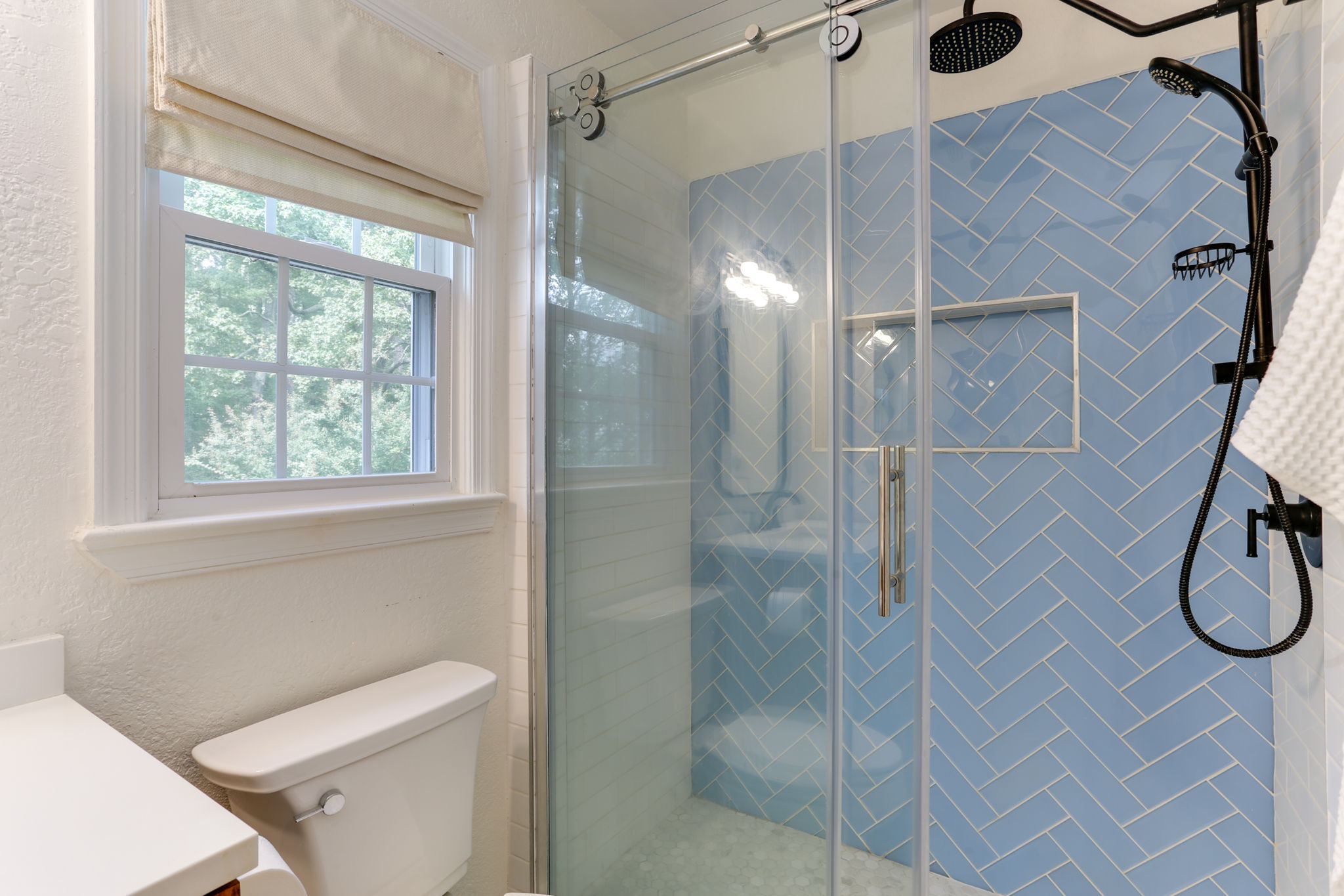  Photo 34
