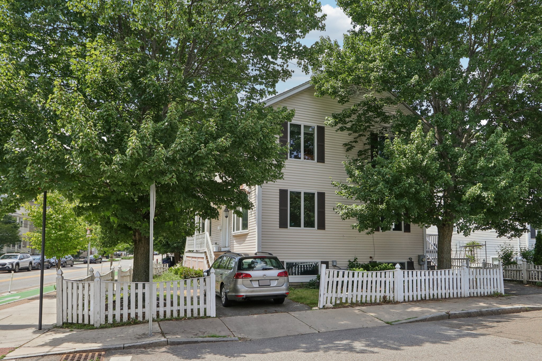 Beacon St-2406-046.jpg