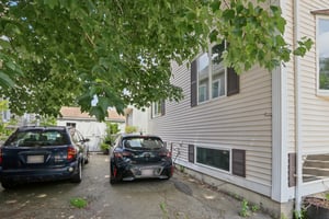 Beacon St-2406-043.jpg