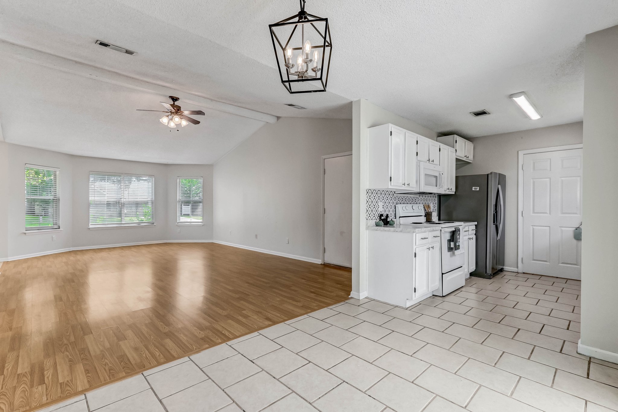 Living Room/Kitchen