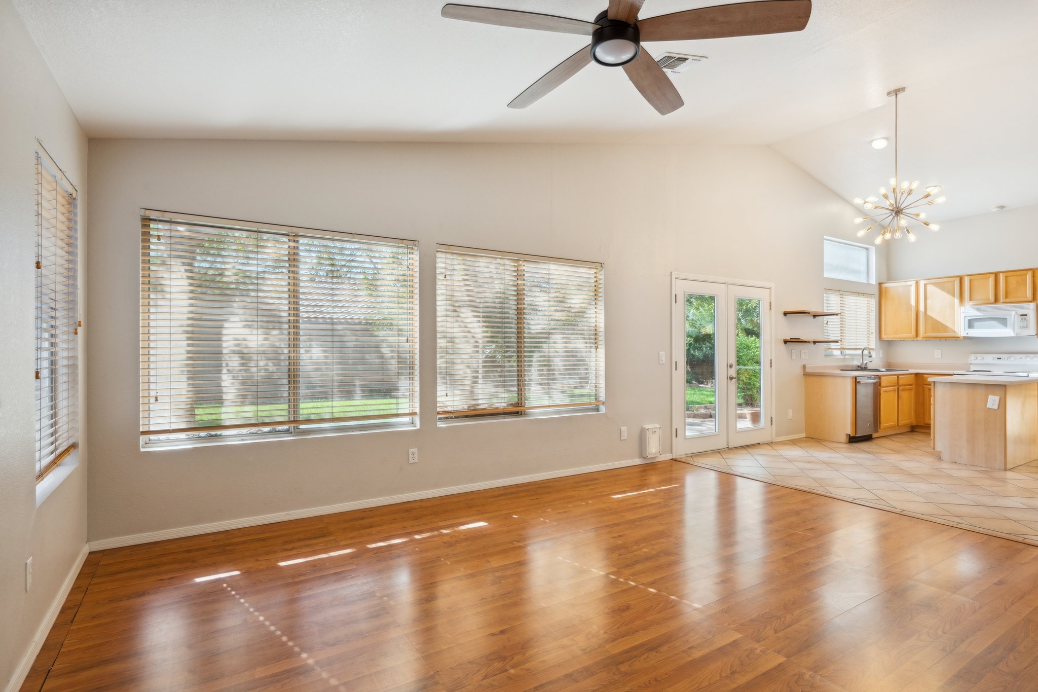 309 E Mesquite St Gilbert AZ 85296 - 010.jpg