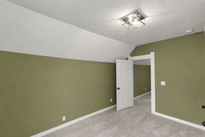  Photo 34