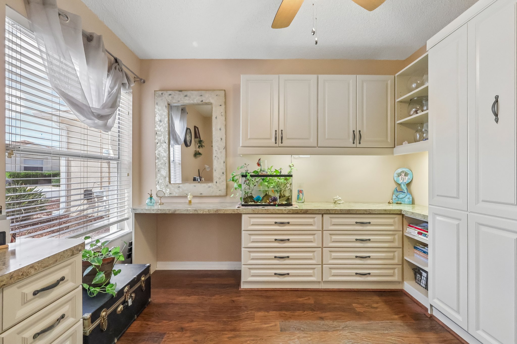 Guido Ave-S1709-029.jpg