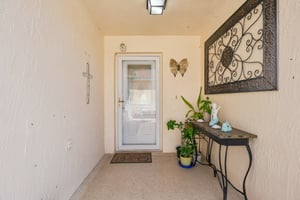Guido Ave-S1709-005.jpg