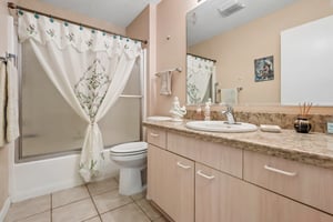 Guido Ave-S1709-026.jpg