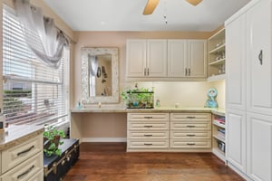 Guido Ave-S1709-029.jpg