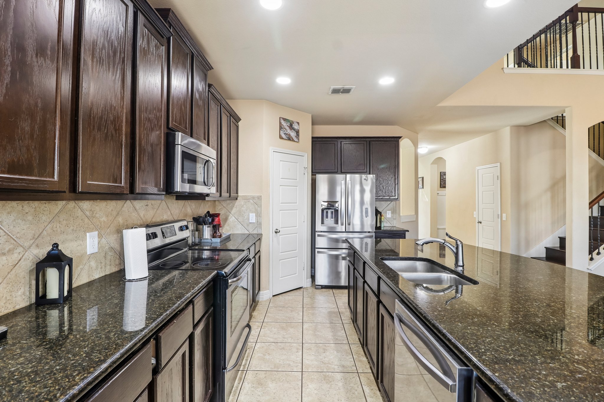Highland Pl-S1106-012.jpg