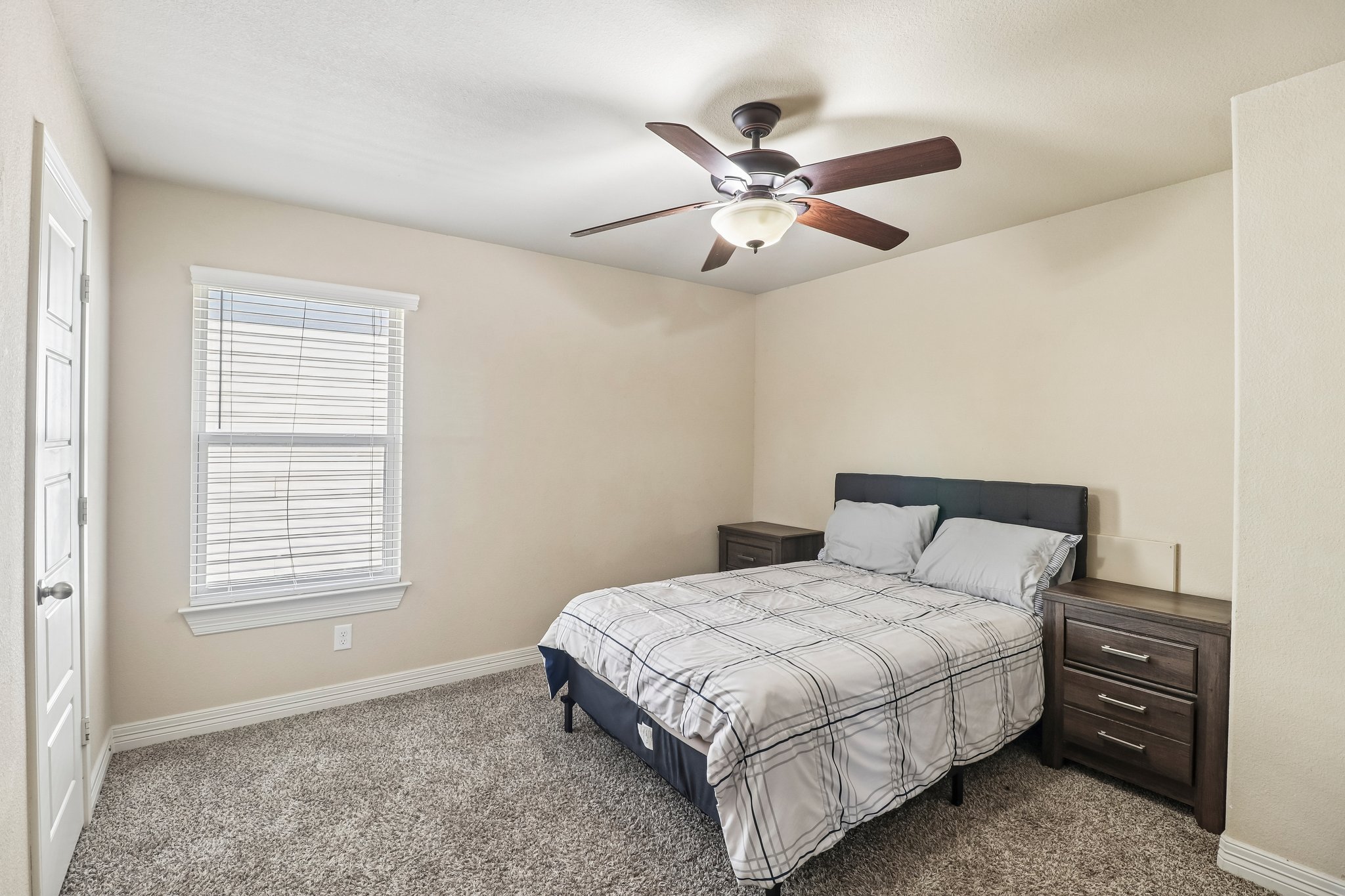 Highland Pl-S1106-026.jpg