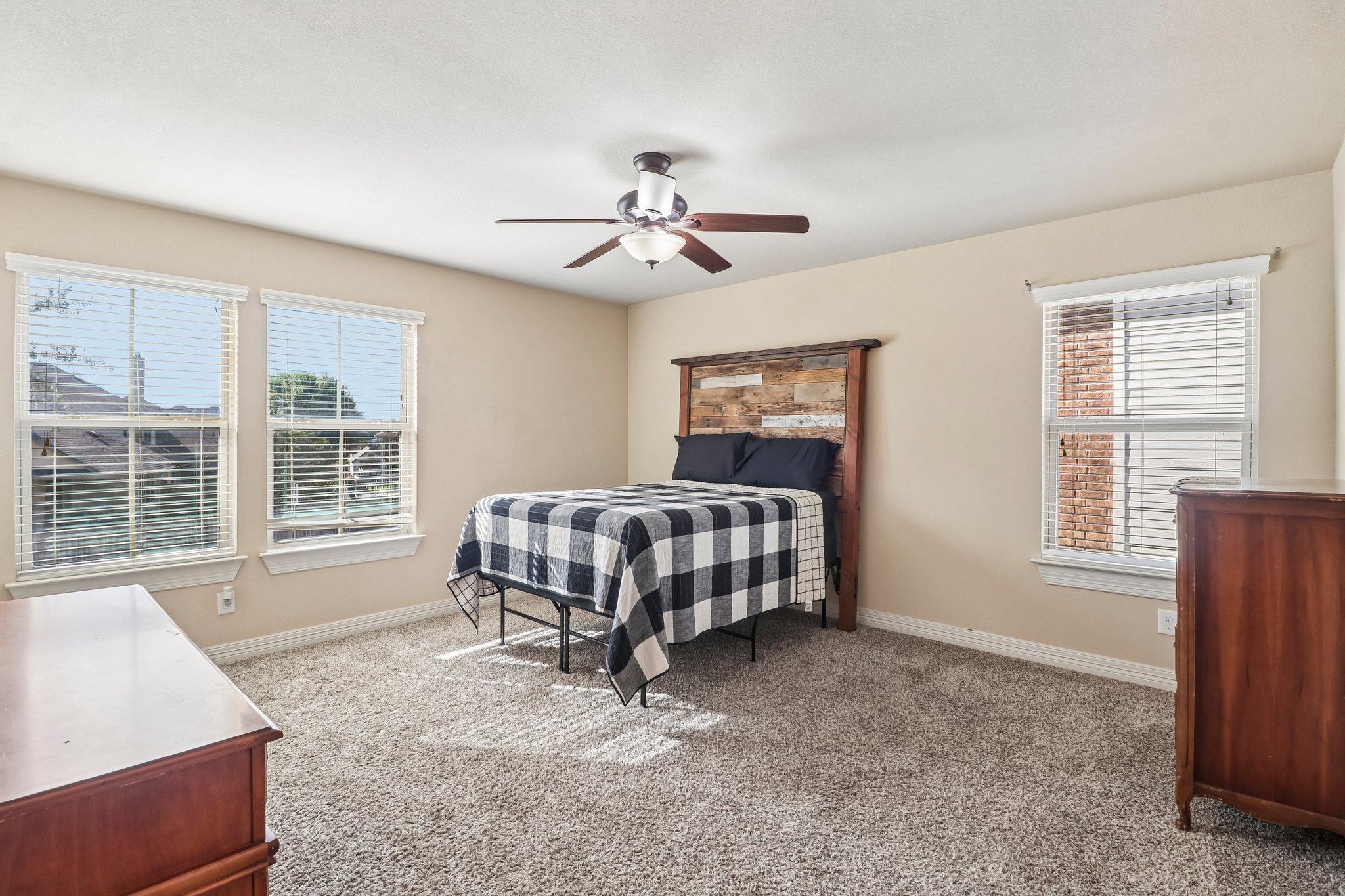 Highland Pl-S1106-029.jpg