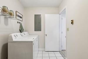 Liberty St-S1510-026.jpg