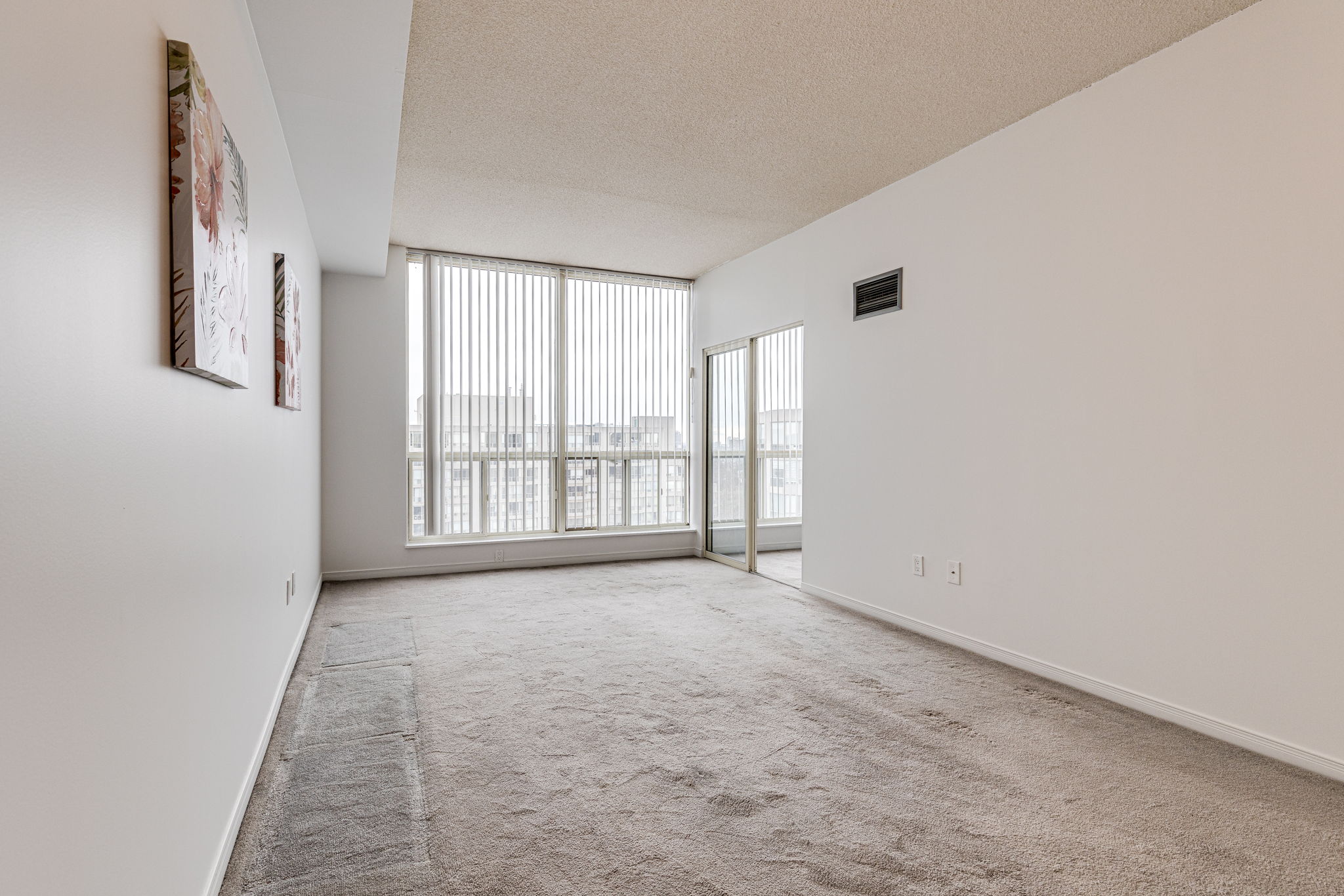 Richmond Hill property showcase — delivered property photograph 8