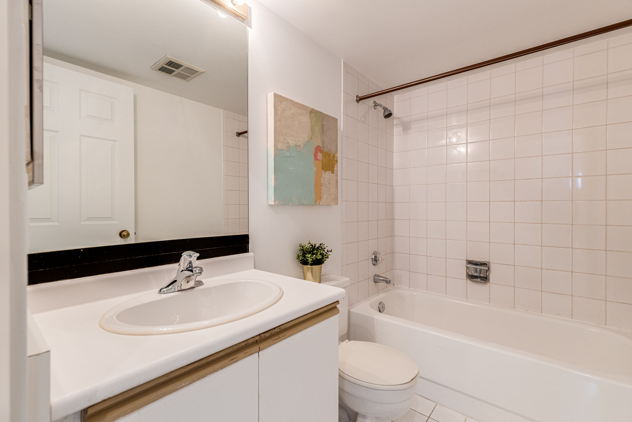 Richmond Hill property showcase — delivered property photograph 18