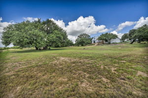 TWO Acres of riverfront, rock outcroppings and oak trees!