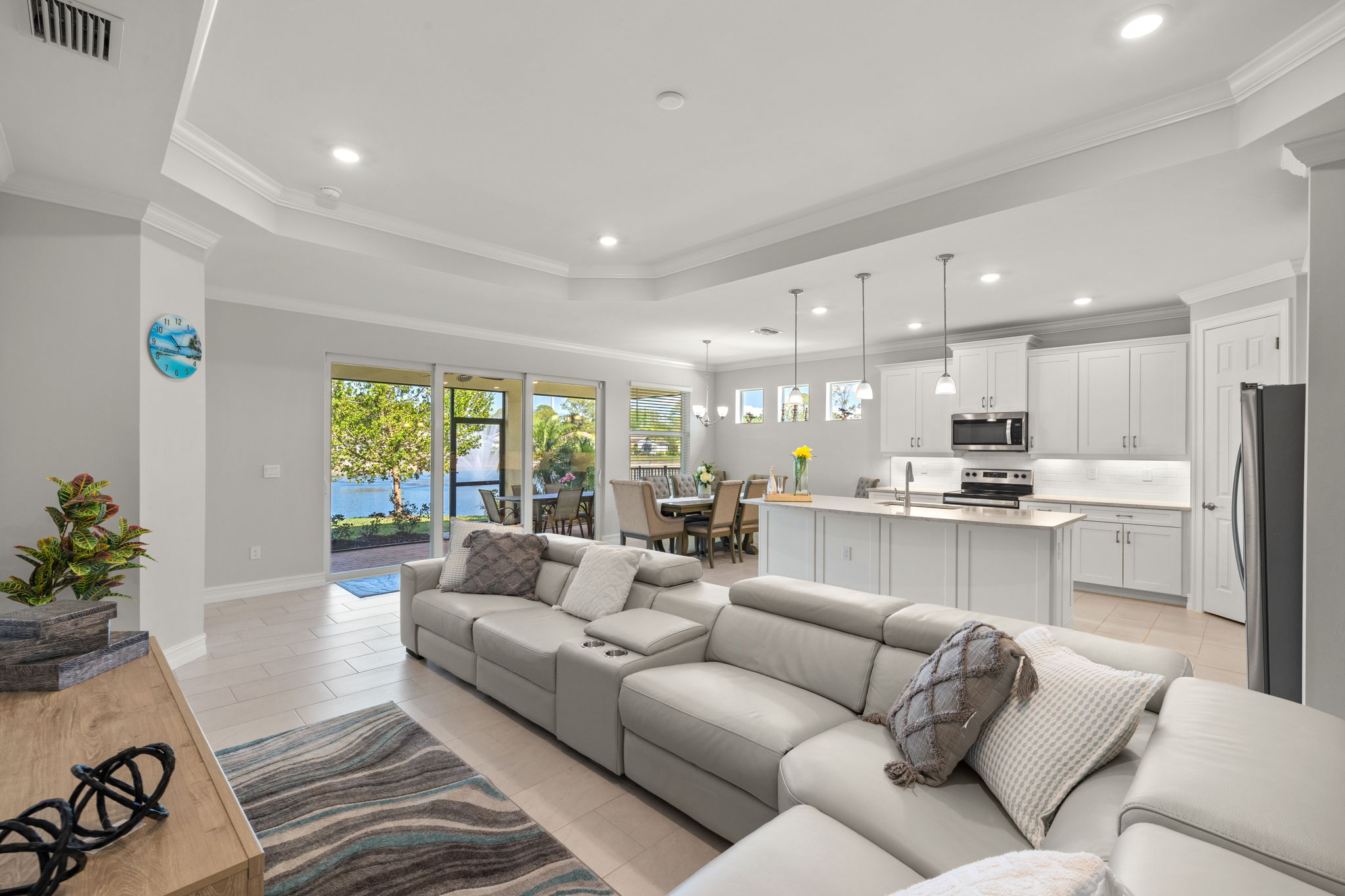 V-Living Room 3 of 4