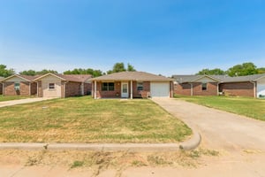 309 W Garrett St_001 (2).jpg
