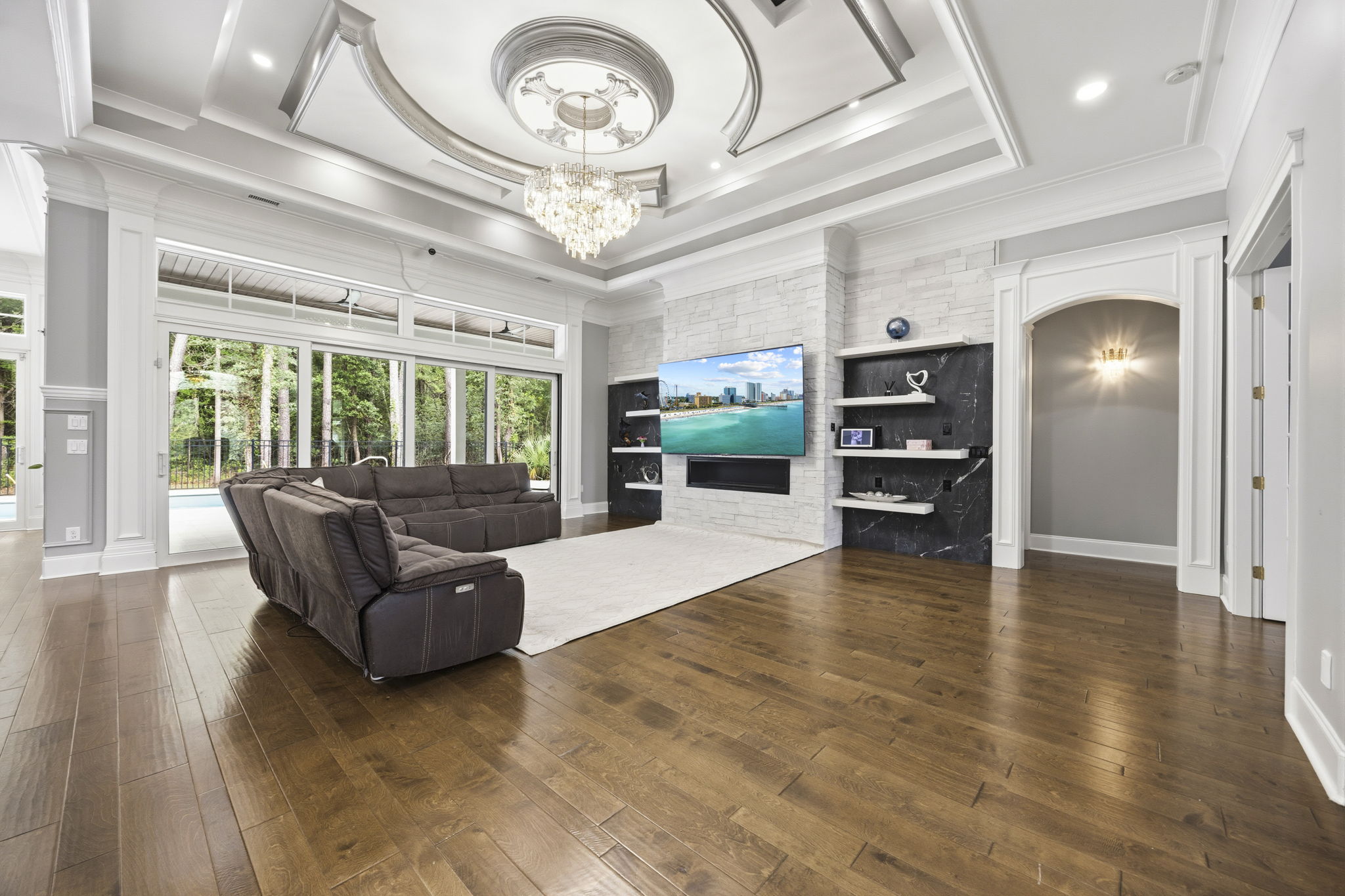  Photo 12