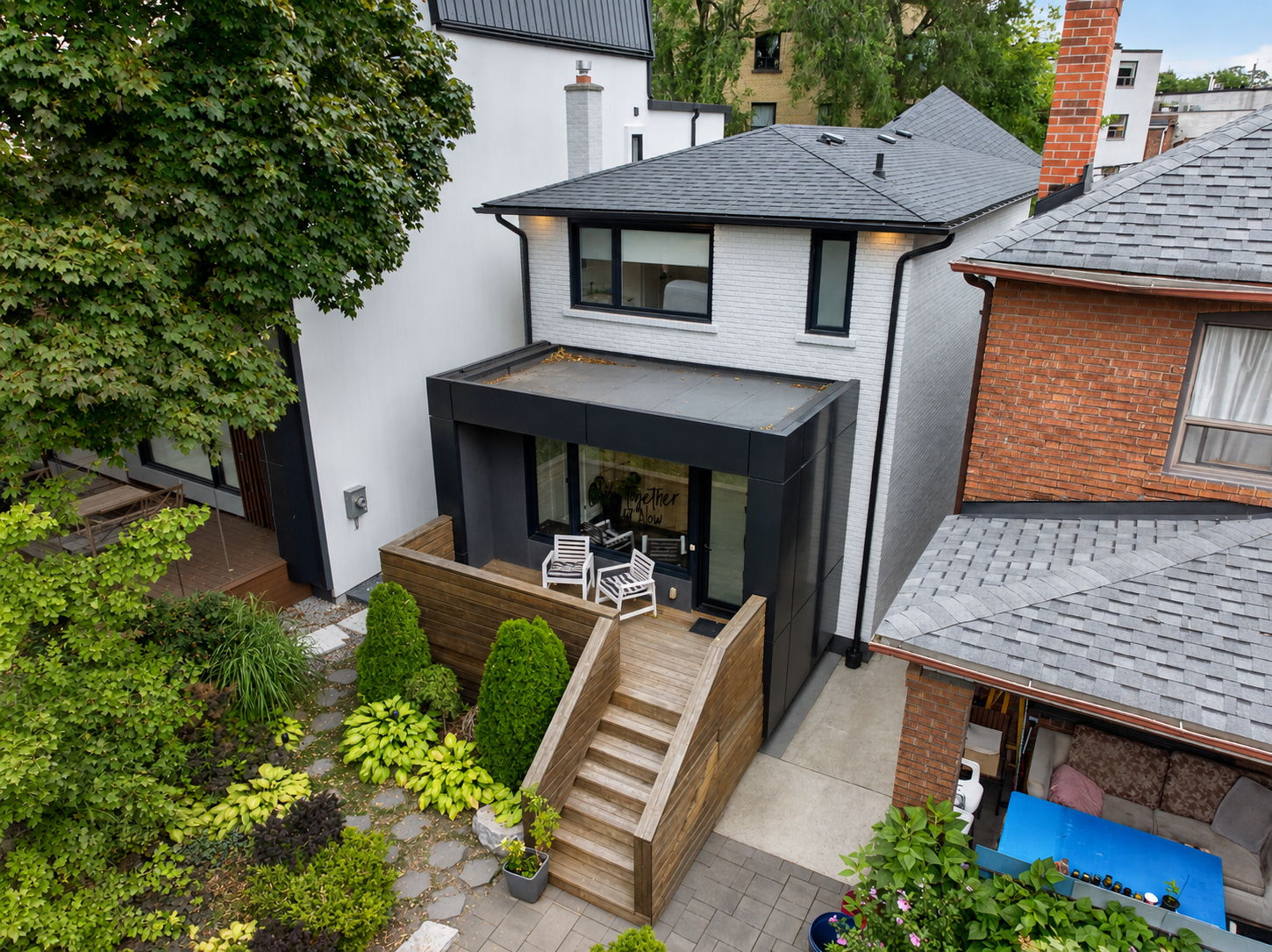 309 Wychwood Ave Toronto, ON M6C 2T6