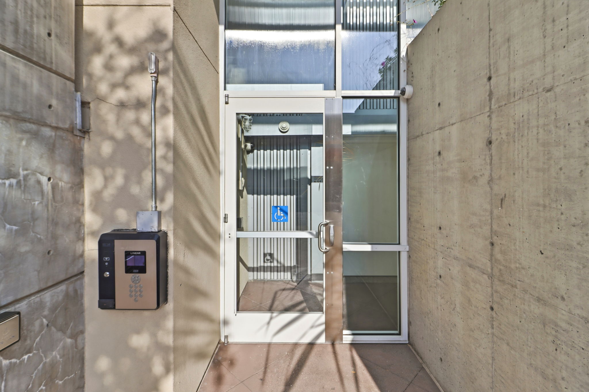 007_f8_3090 Glascock St 