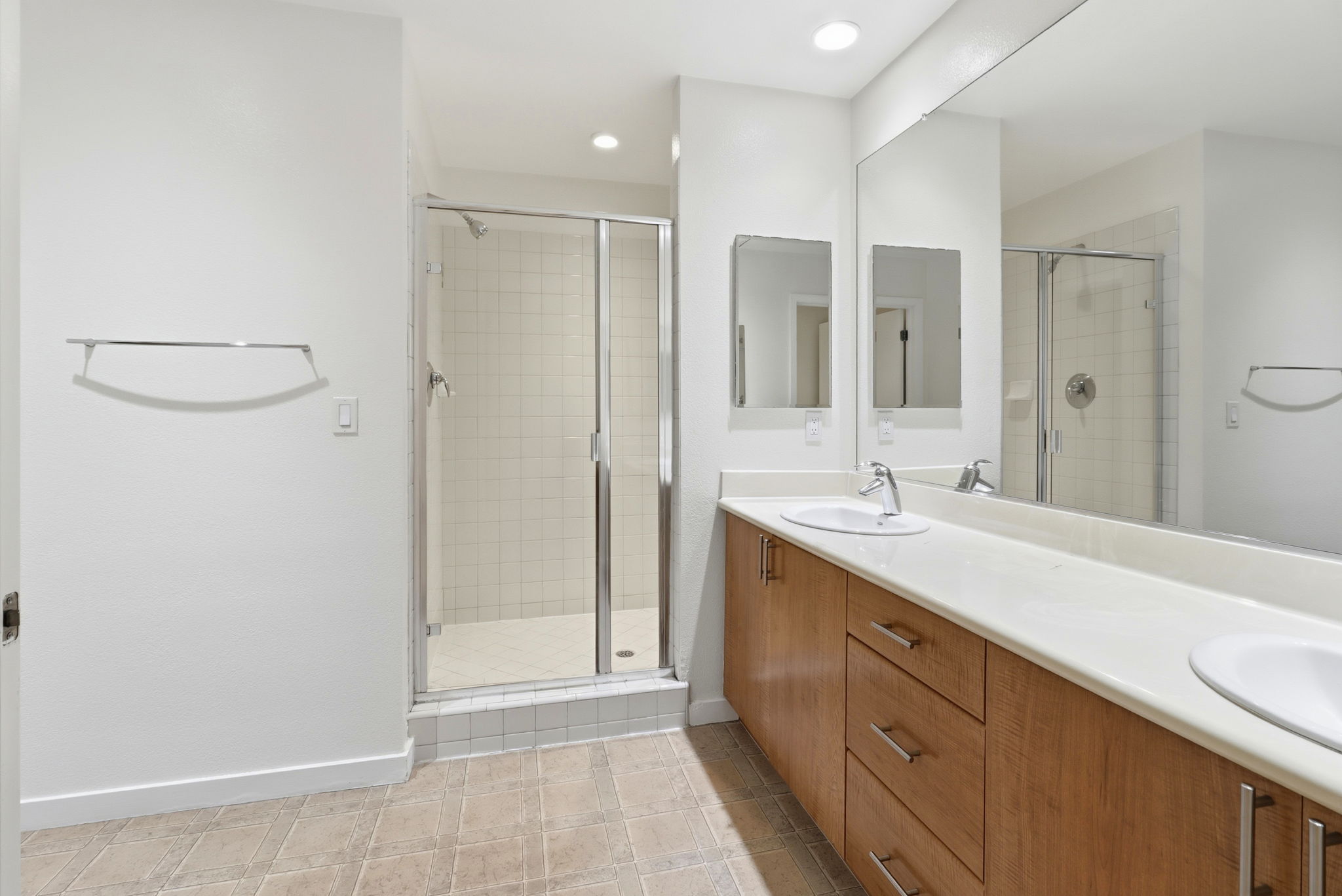 035_f8_3090 Glascock St 