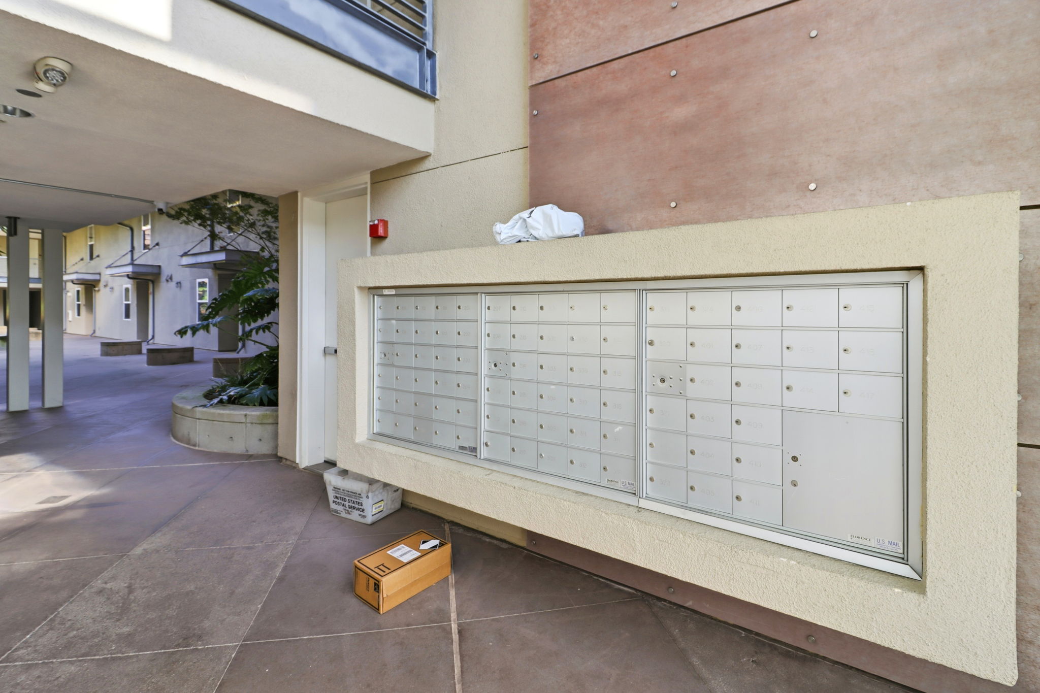 037_f8_3090 Glascock St 