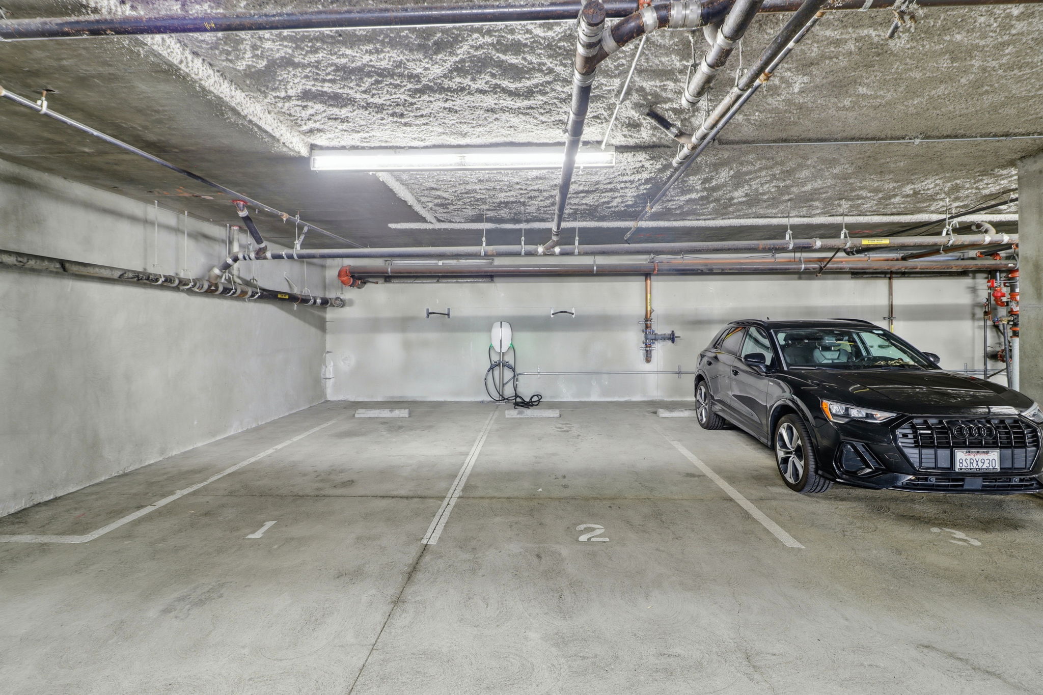 041_f8_3090 Glascock St 