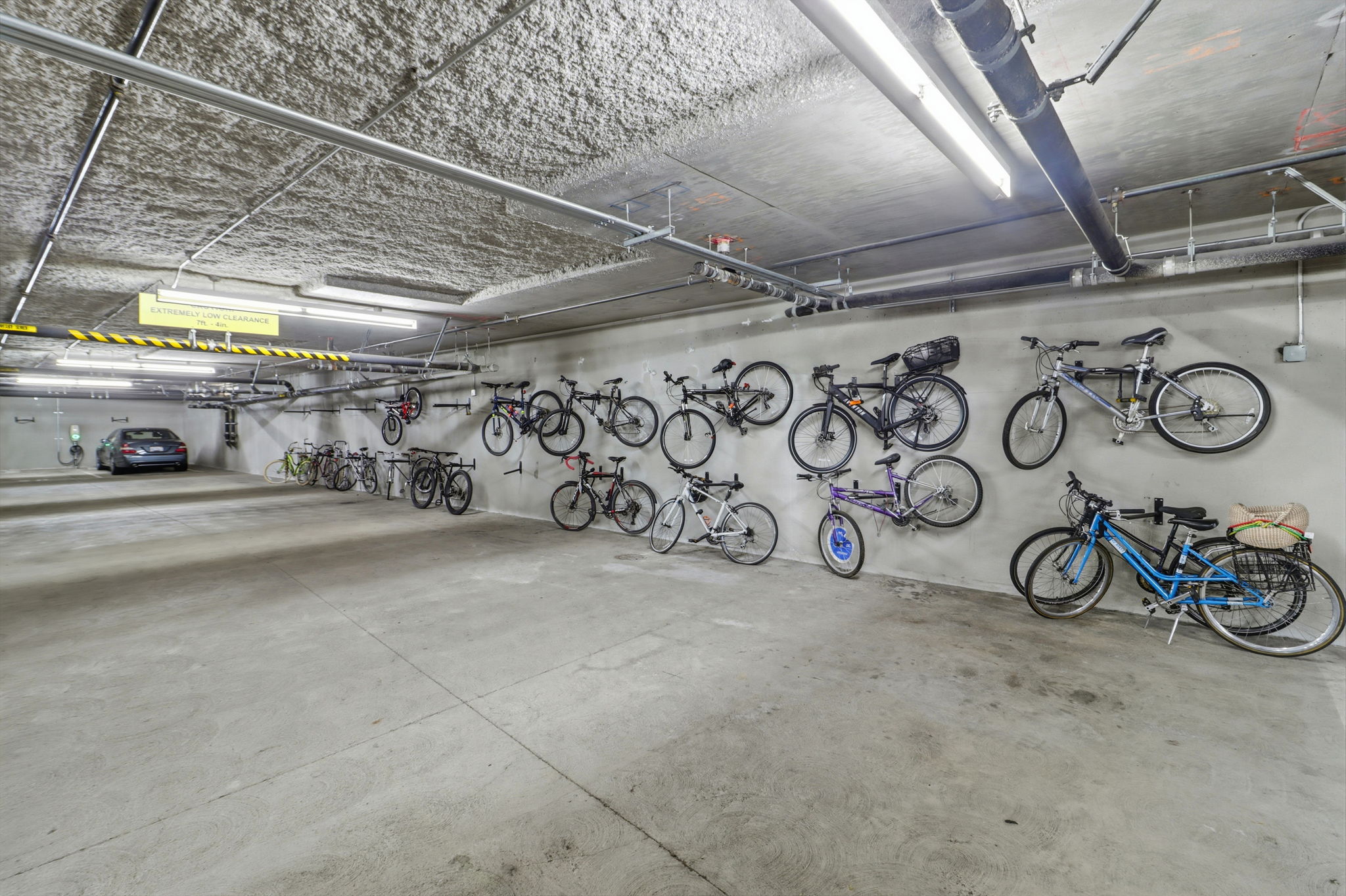 042_f8_3090 Glascock St 