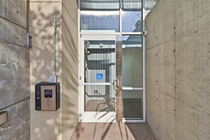 007_f8_3090 Glascock St 