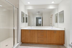 032_f8_3090 Glascock St 