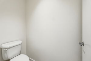 034_f8_3090 Glascock St 