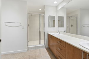 035_f8_3090 Glascock St 