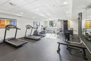 047_f8_3090 Glascock St 