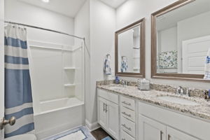 Photo 44