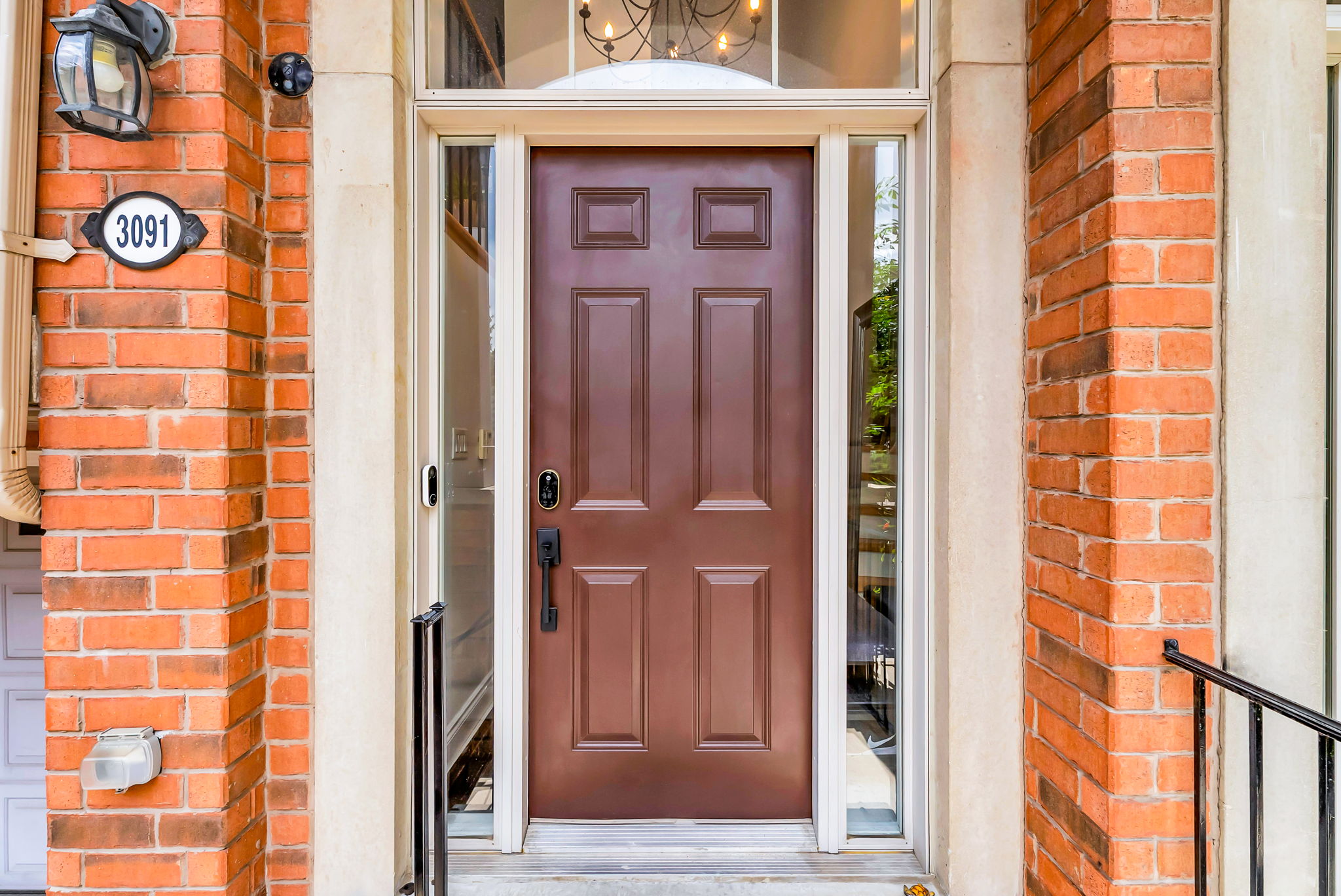 Front Porch/Entrance