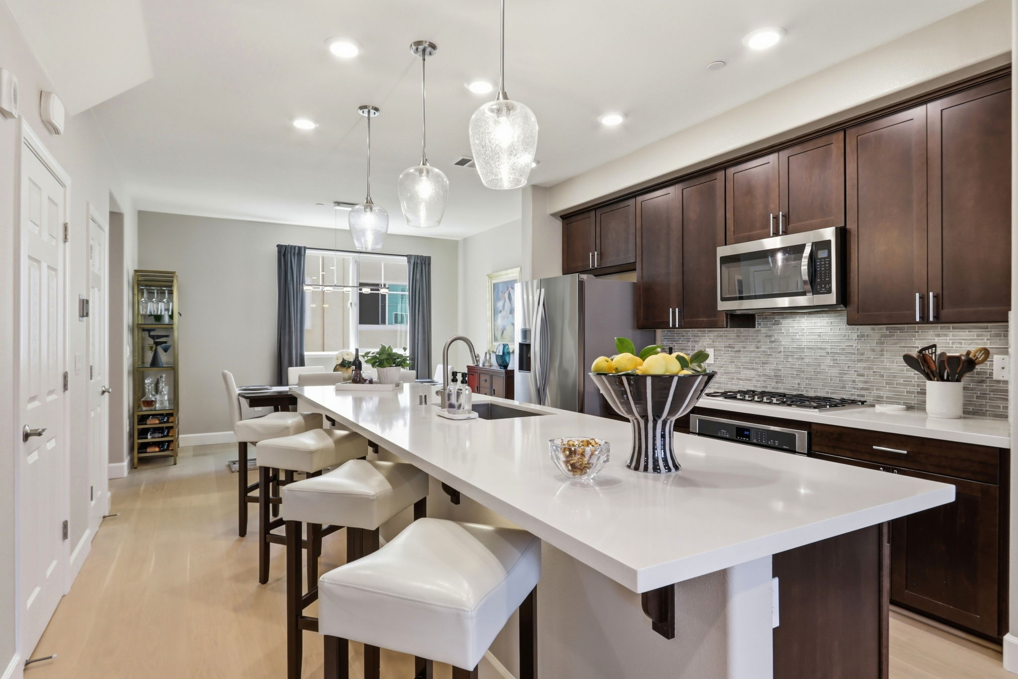 012_F8_3091 Lina St 4