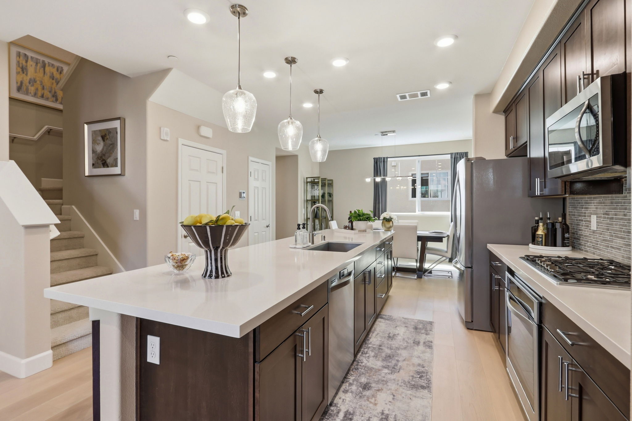 013_F8_3091 Lina St 4