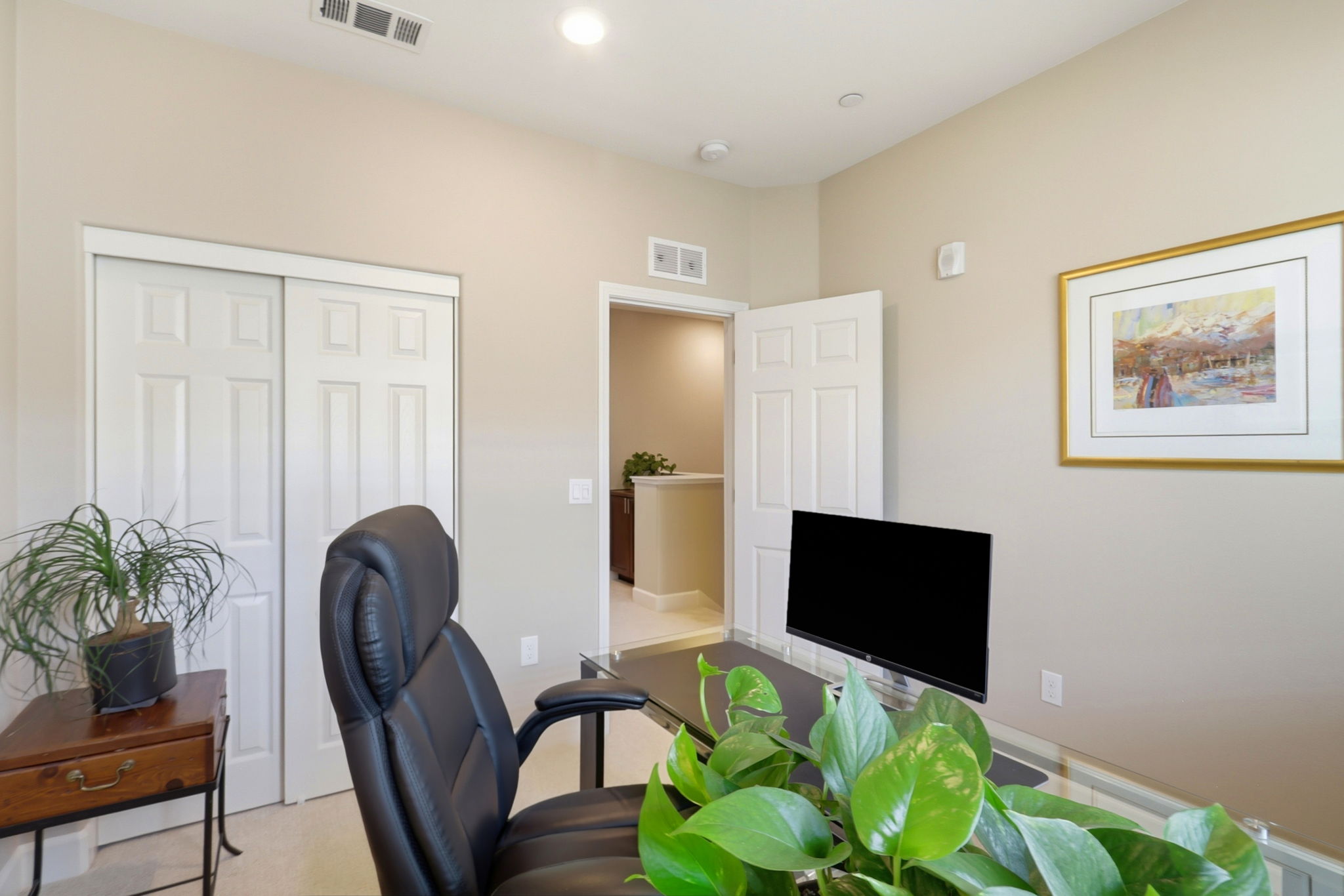 019_F8_3091 Lina St 4