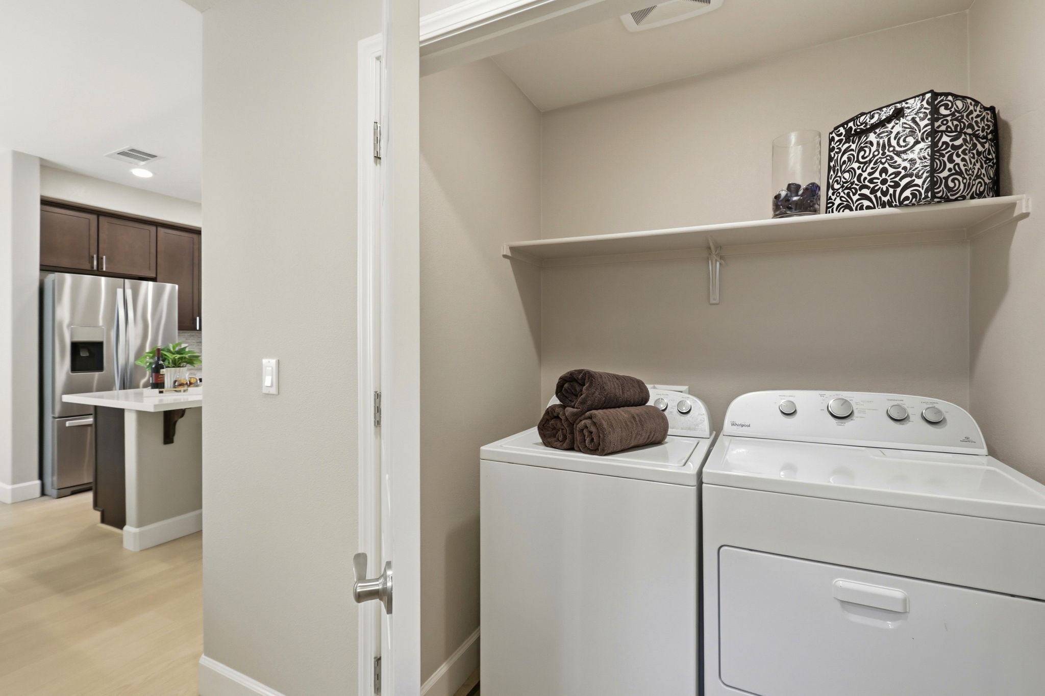 043_F8_3091 Lina St 4