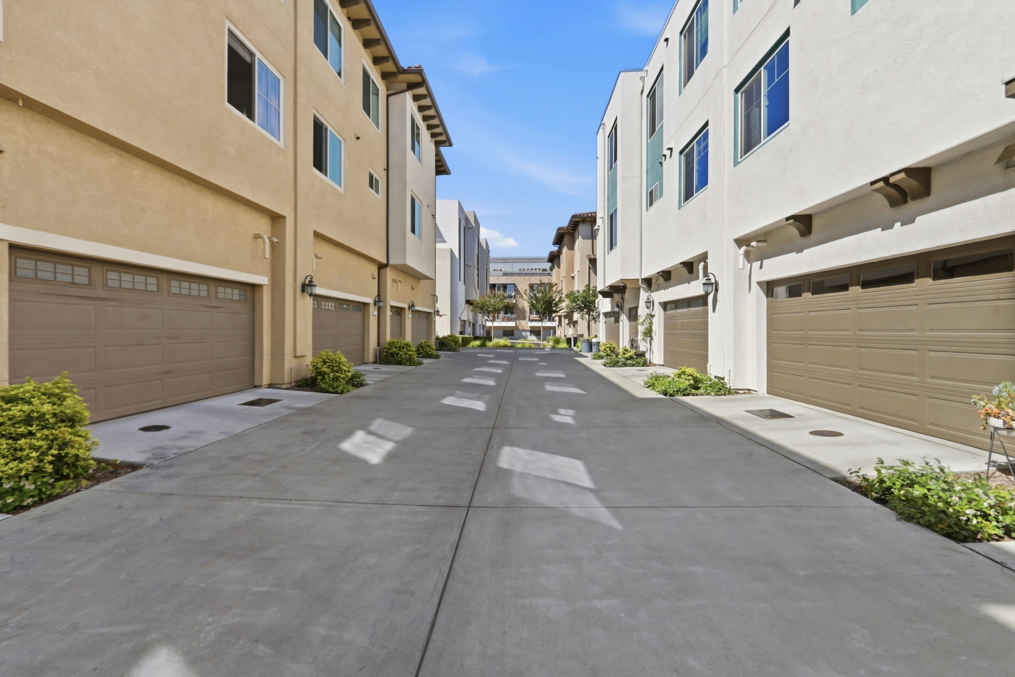 051_F8_3091 Lina St 4