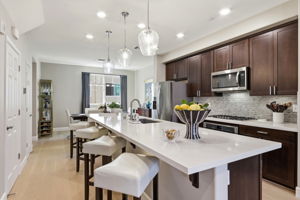 012_F8_3091 Lina St 4