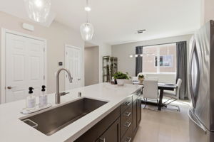 014_F8_3091 Lina St 4