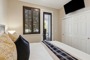 021_F8_3091 Lina St 4