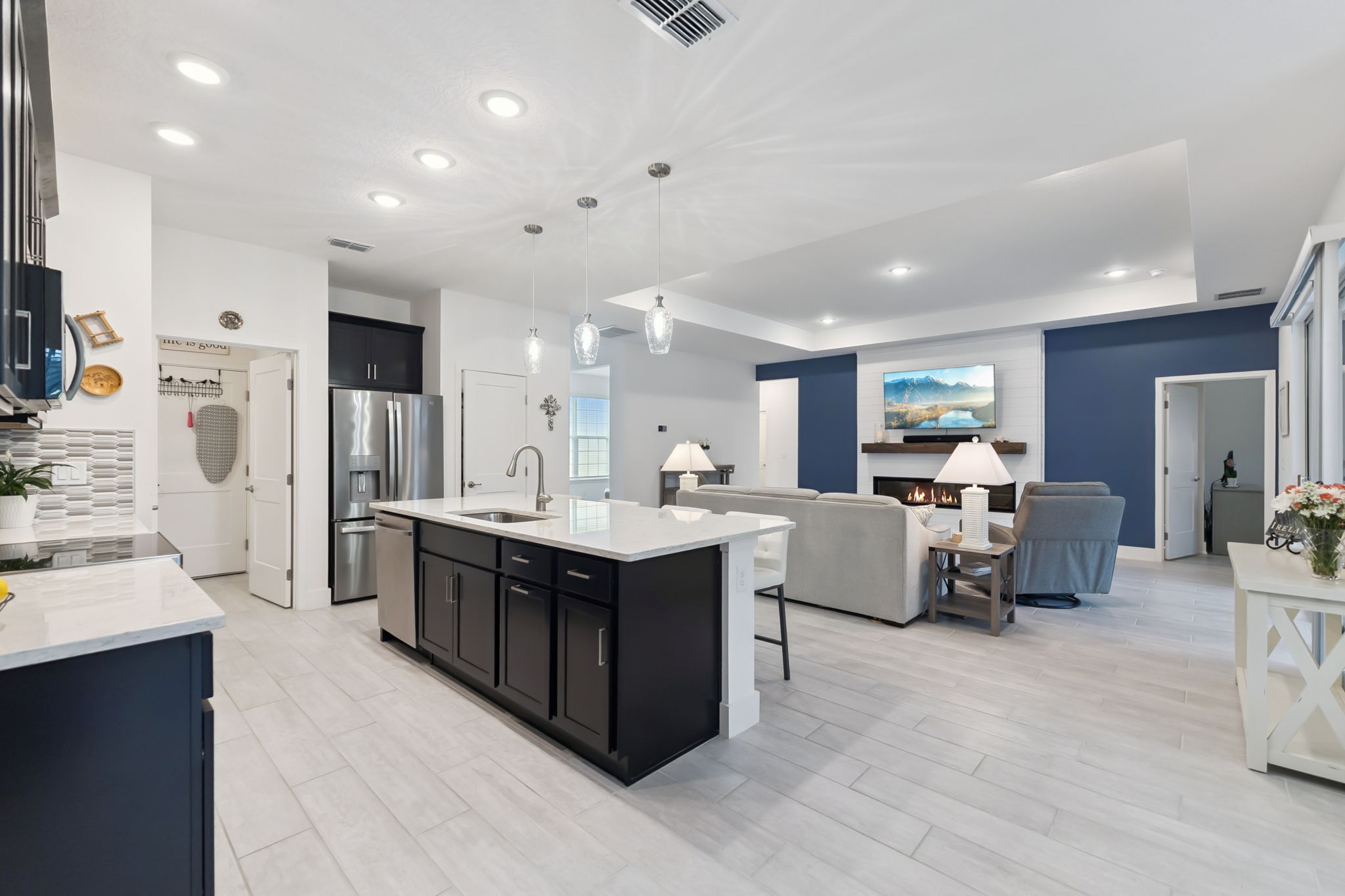 Open Floor Plan great for Entertaining