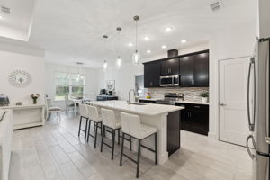 Inviting Breakfast Bar for 4