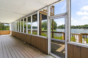 Screened-in Porch