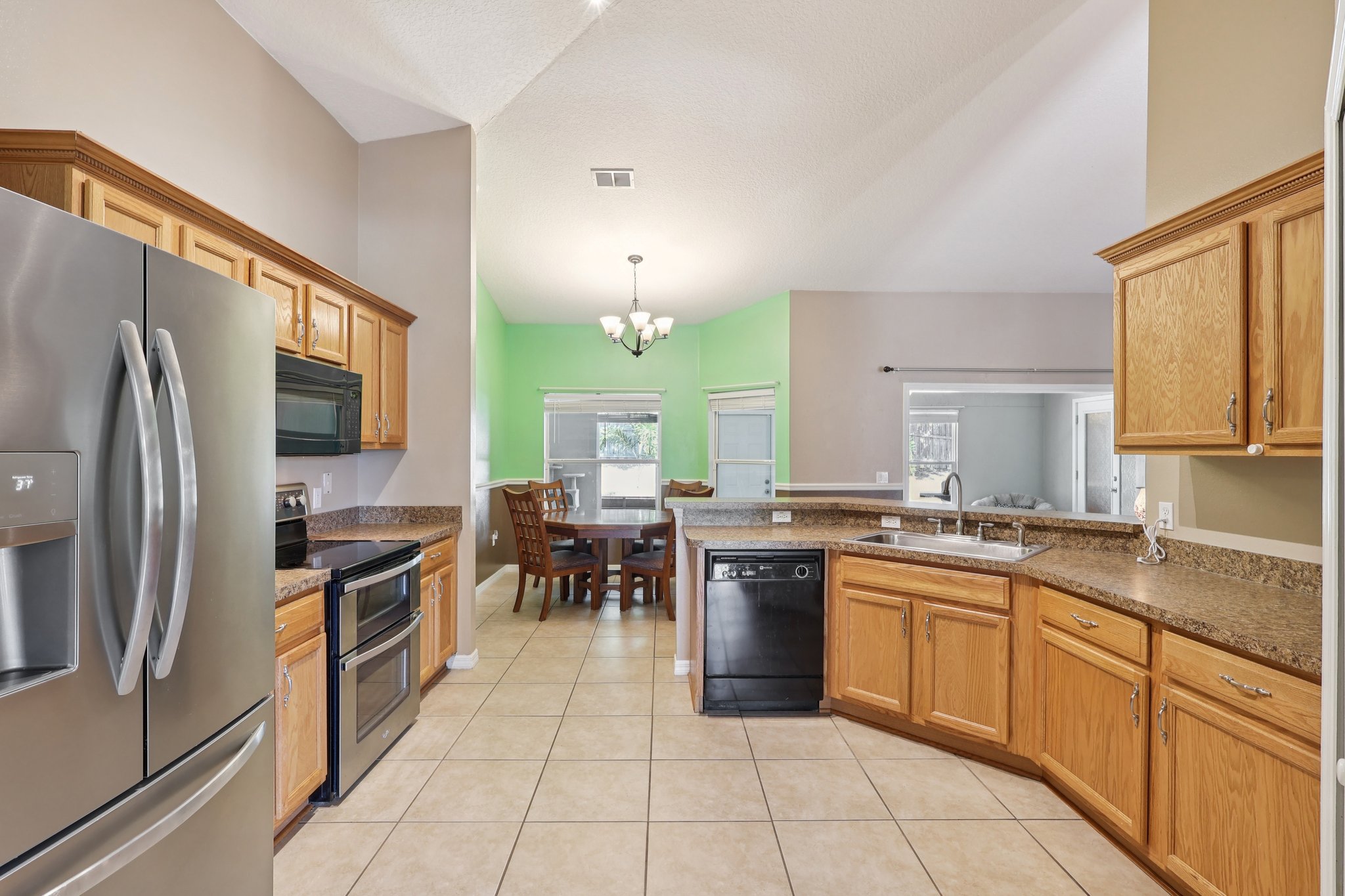 Branchville Dr-S0108-012.jpg
