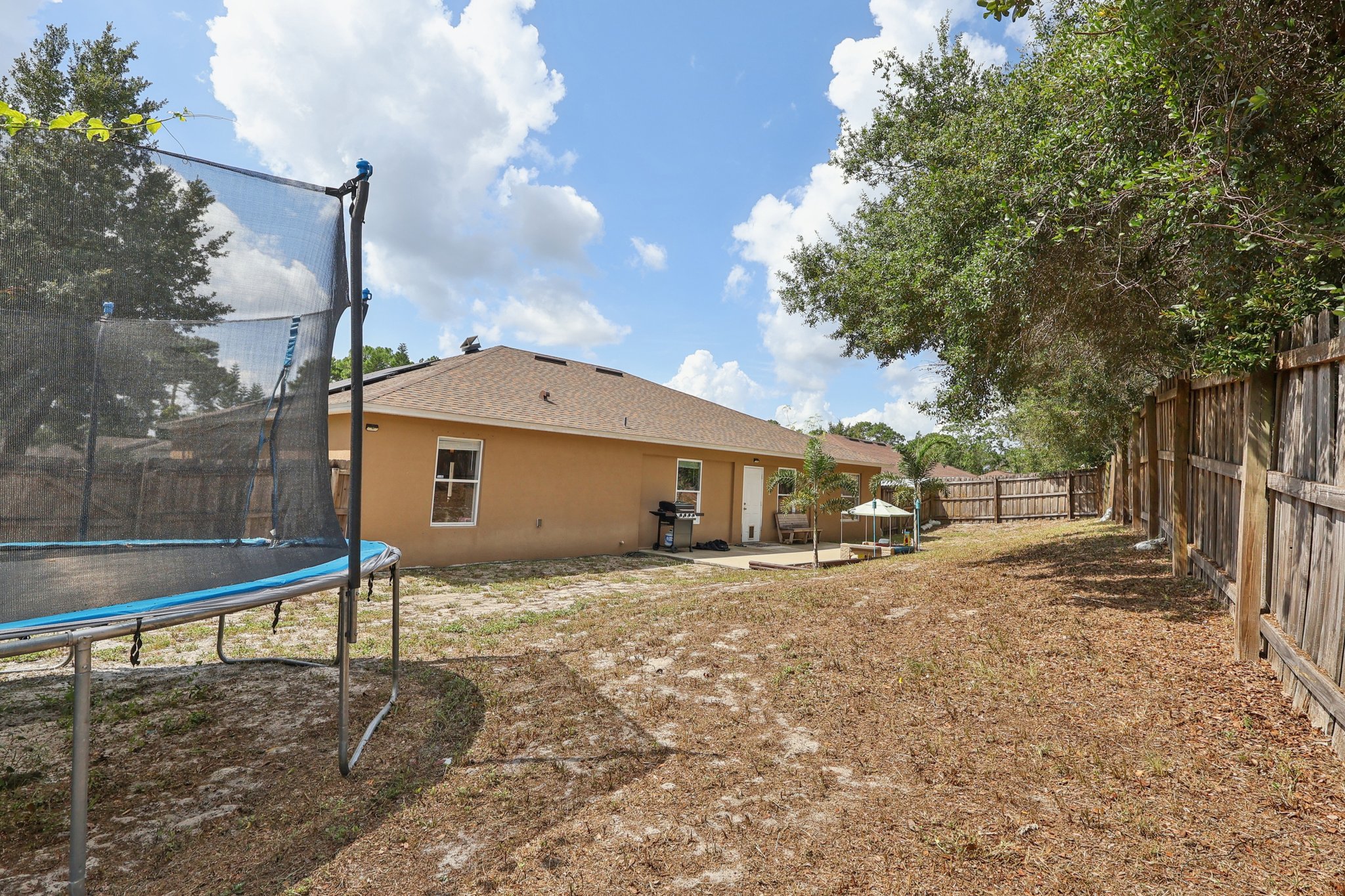 Branchville Dr-S0108-038.jpg