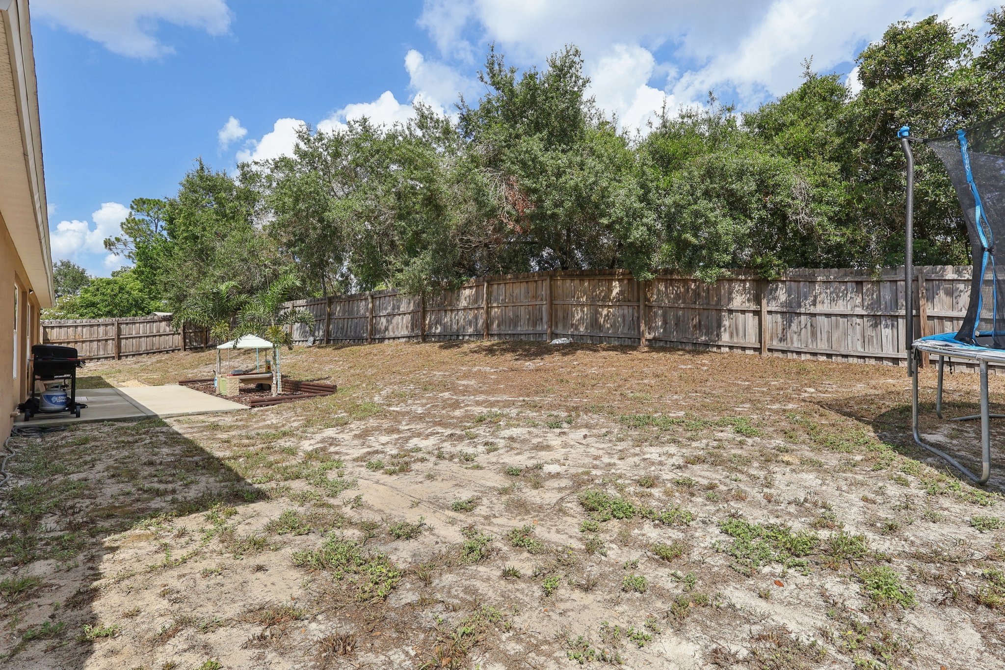 Branchville Dr-S0108-039.jpg