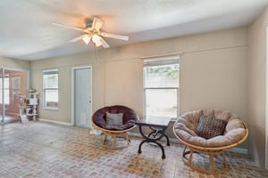 Branchville Dr-S0108-021.jpg