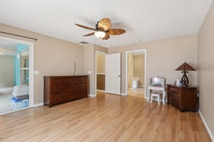 Branchville Dr-S0108-034.jpg